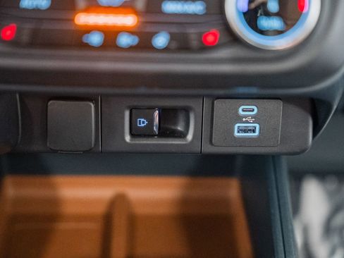 Certified 2024 Ford Maverick Lariat image 29