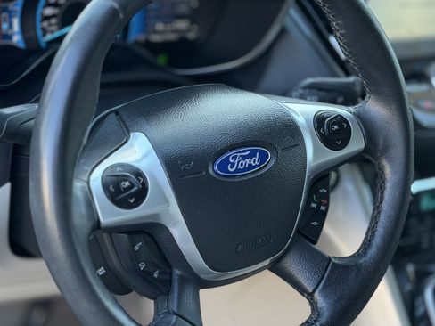 Used 2016 Ford C-MAX Energi SEL w/ Equipment Group 302A FWD image 23