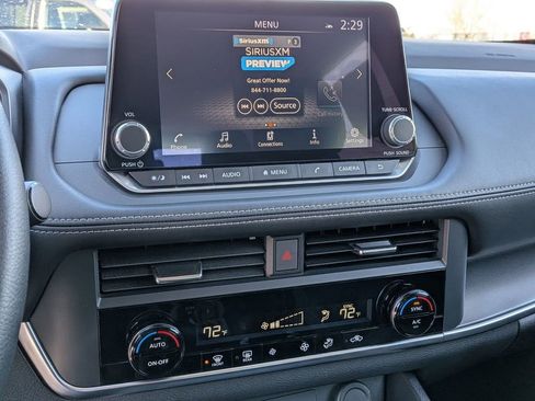 Certified 2023 Nissan Rogue SV image 17