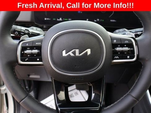 Used 2025 Kia Carnival SX Prestige FWD image 42