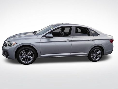 Used 2023 Volkswagen Jetta SE FWD image 4