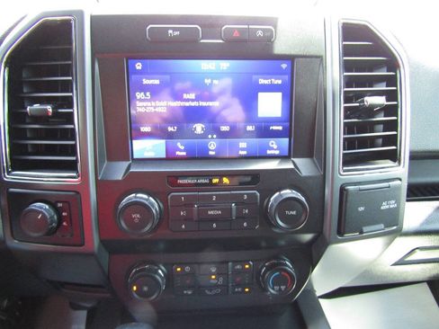 Used 2020 Ford F150 XLT w/ Equipment Group 302A Luxury AWD/4WD image 13