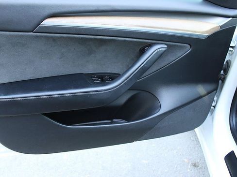 Used 2021 Tesla Model 3 Standard Range Plus RWD image 10