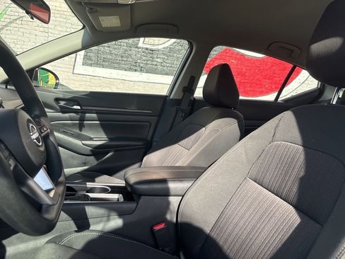 Used 2024 Nissan Altima 2.5 SV FWD image 14