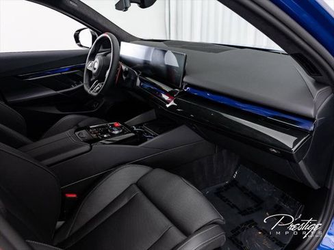 Used 2025 BMW M5 w/ Executive Package AWD/4WD image 40