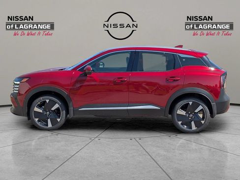 Used 2025 Nissan Kicks SR FWD image 14