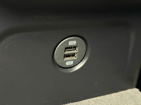 Used 2018 Porsche Macan Sport Edition image 26