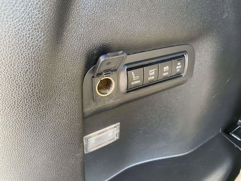 Used 2017 Ford Explorer Limited image 8