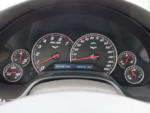 Used 2007 Chevrolet Corvette Coupe w/ Performance Package RWD image 31
