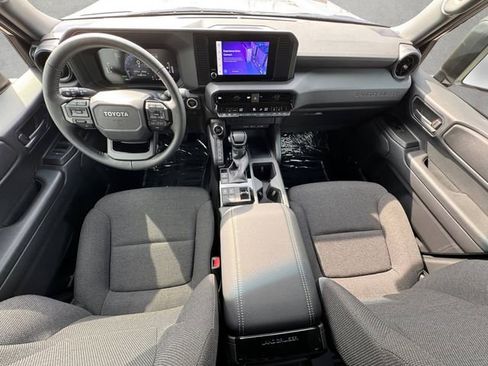 Used 2025 Toyota Land Cruiser image 20