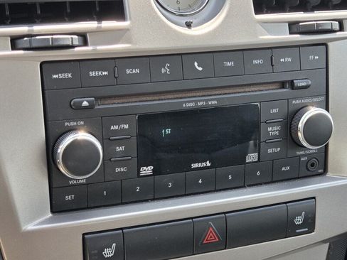 Used 2010 Chrysler Sebring Limited FWD image 26