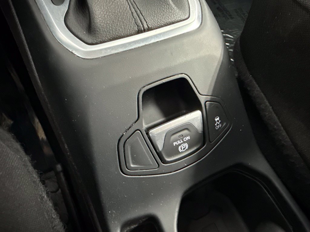 Used 2021 Jeep Renegade Sport w/ Sport Appearance Group AWD/4WD image 22