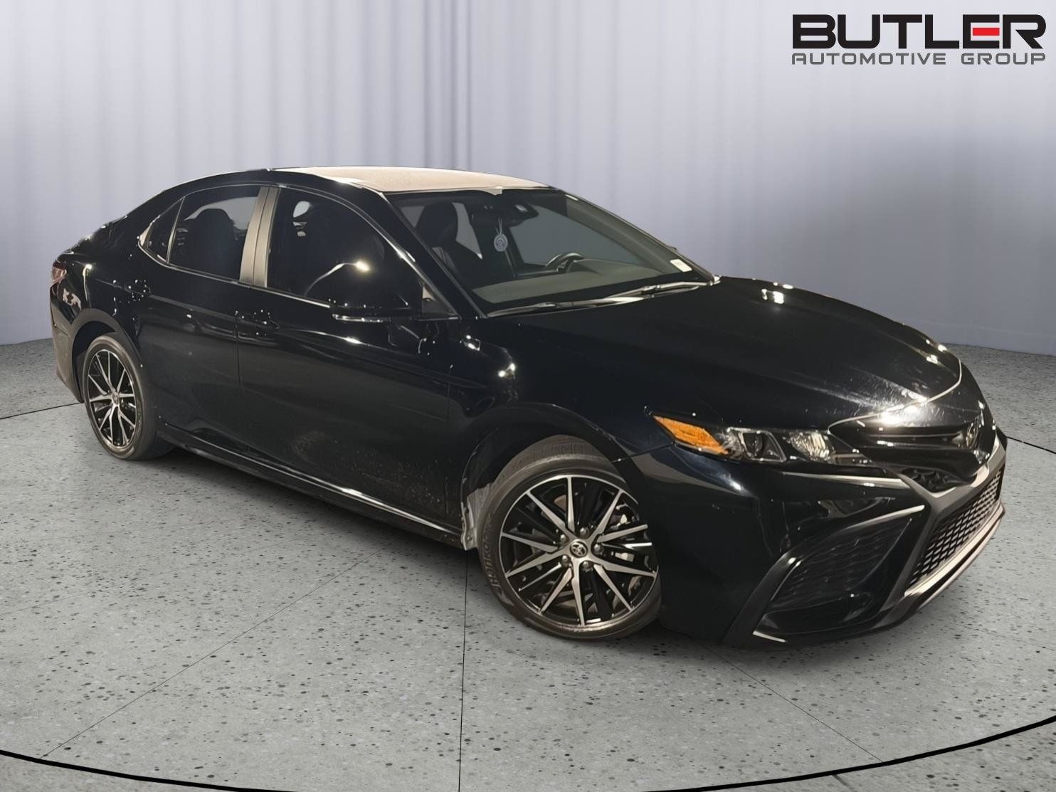 Used 2024 Toyota Camry SE w/ Convenience Package FWD image 10