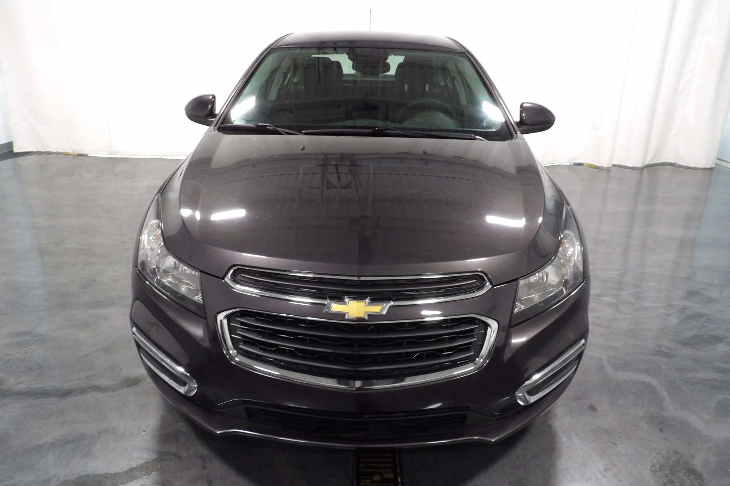 Used 2016 Chevrolet Cruze LT FWD image 2