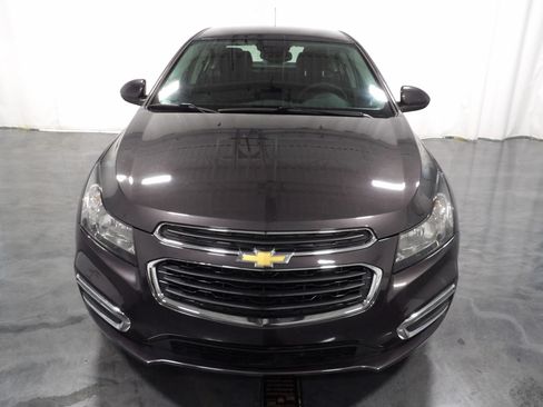 Used 2016 Chevrolet Cruze LT FWD image 2