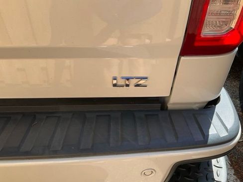 Used 2018 Chevrolet Silverado 1500 LTZ Z71 w/ LTZ Plus Package AWD/4WD image 8