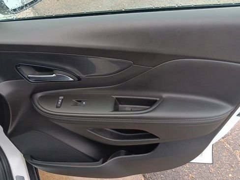 Used 2022 Buick Encore Preferred w/ Safety Package II image 31