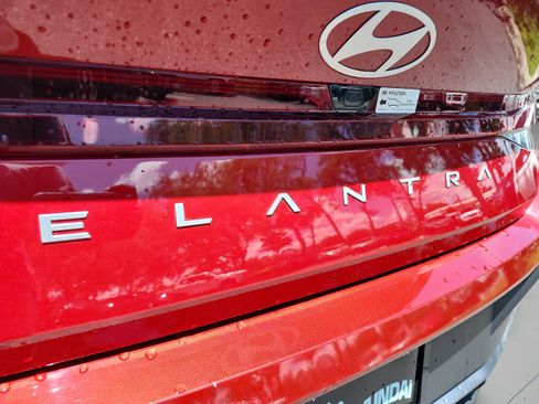 Certified 2025 Hyundai Elantra Sport FWD image 29