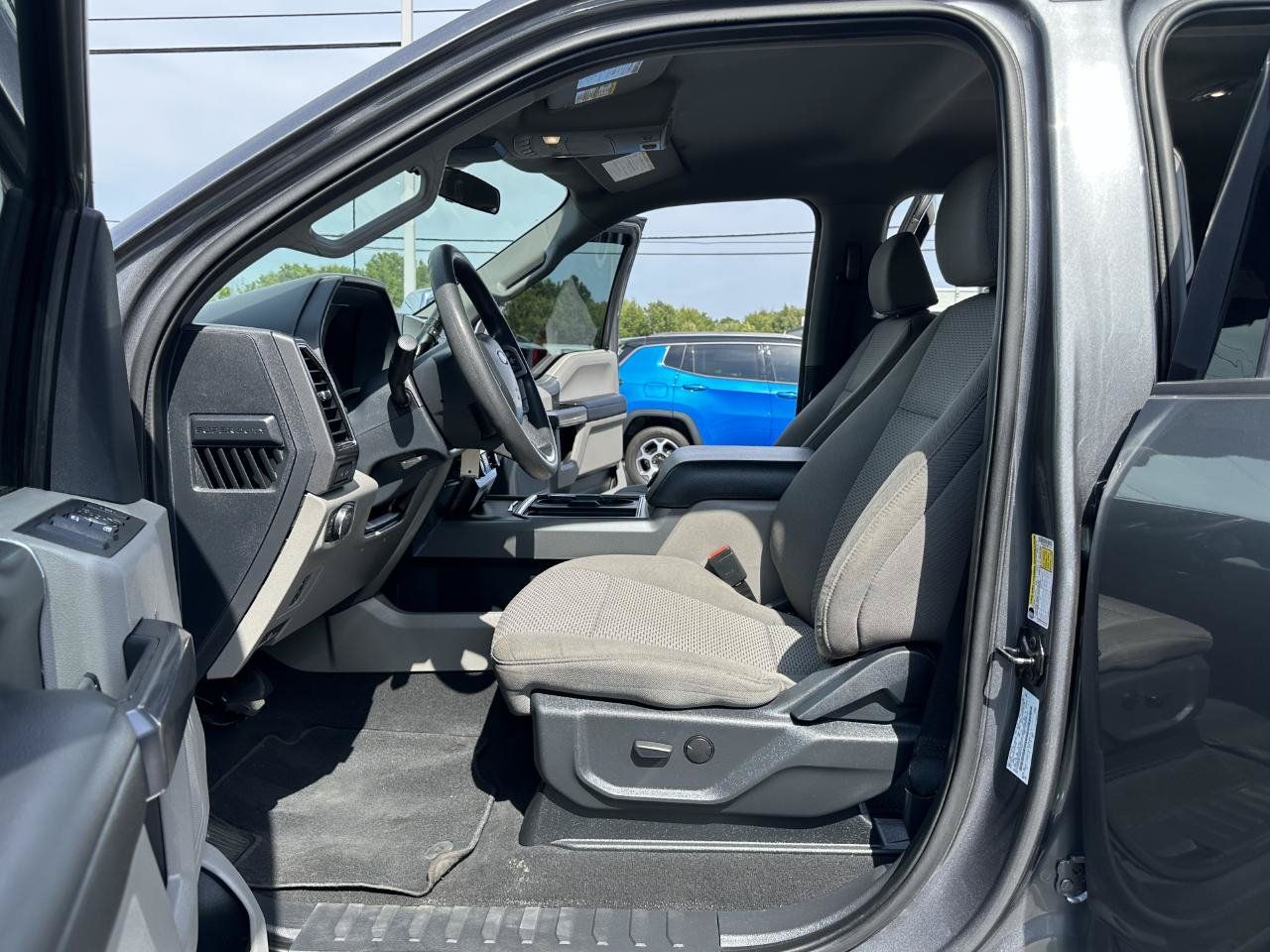 Used 2022 Ford F350 XLT w/ XLT Premium Package AWD/4WD image 24
