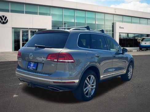 Used 2016 Volkswagen Touareg TDI AWD/4WD image 5