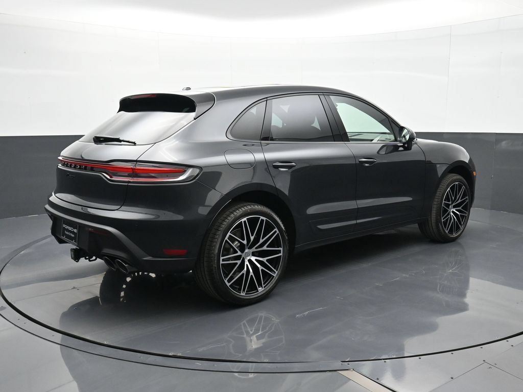 Certified 2026 Porsche Macan AWD/4WD image 23