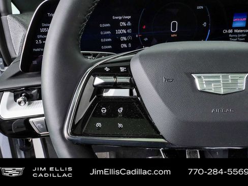 Used 2025 Cadillac Optiq Luxury 2 w/ LPO, Floor Liner Package AWD/4WD image 10