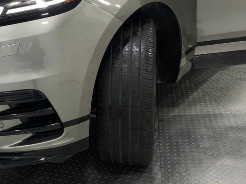 Used 2020 Land Rover Range Rover Velar R-Dynamic S image 38