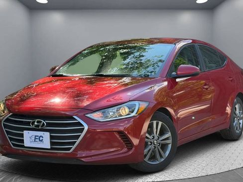 Used 2017 Hyundai Elantra SE FWD image 1