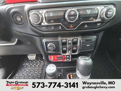 Used 2021 Jeep Wrangler Unlimited Rubicon w/ LED Lighting Group AWD/4WD image 23