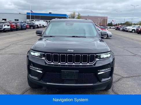 Used 2023 Jeep Grand Cherokee Limited AWD/4WD image 2