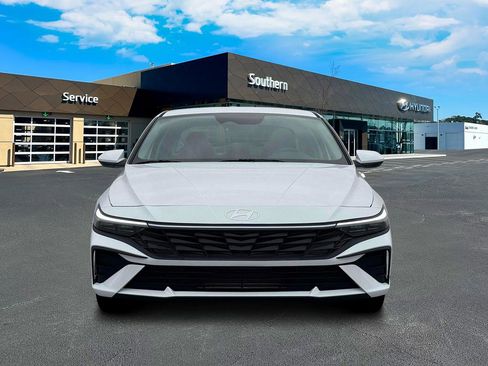 New 2026 Hyundai Elantra SE FWD image 13