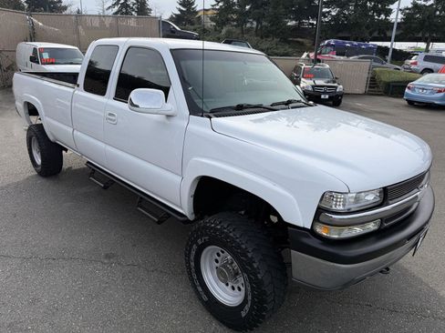 Used 2000 Chevrolet Silverado 2500 LT w/ Firm Ride Suspension Pkg image 5
