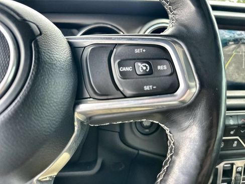 Used 2021 Jeep Wrangler Unlimited Rubicon AWD/4WD image 32