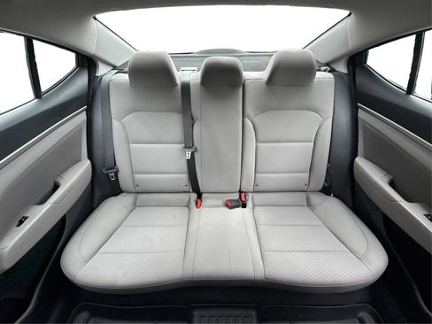 Used 2020 Hyundai Elantra SEL FWD image 15
