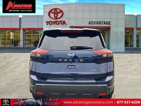 Used 2025 Nissan Rogue SV AWD/4WD image 8