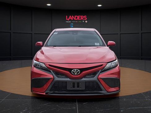 Used 2021 Toyota Camry SE FWD image 6