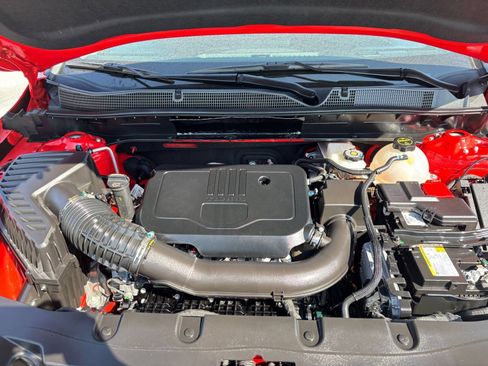 Used 2025 Chevrolet Blazer LT FWD image 32