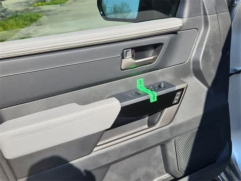 Used 2025 Toyota Tundra Limited image 15