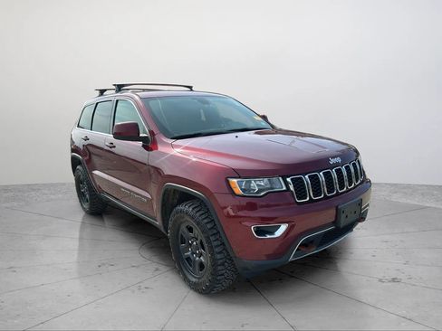 Used 2019 Jeep Grand Cherokee Laredo image 11