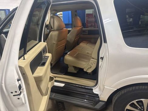 Used 2016 Ford Expedition EL XLT w/ Equipment Group 202A image 11