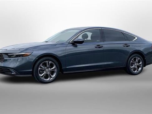 Used 2023 Honda Accord EX image 11