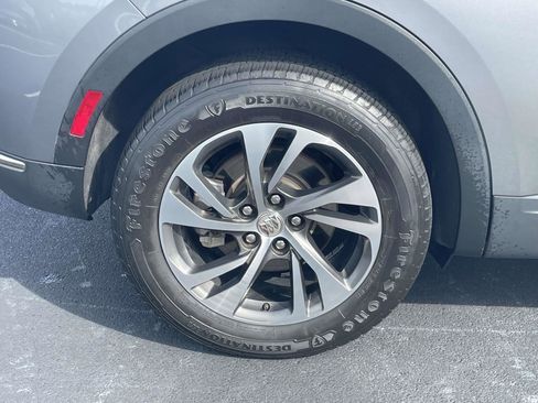 Used 2022 Buick Envision Essence w/ Safety Package FWD image 9