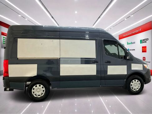 Used 2019 Mercedes-Benz Sprinter 144 image 8