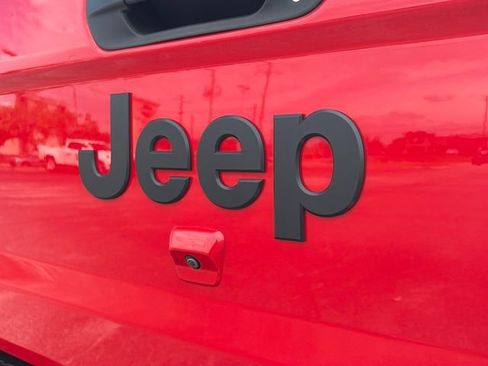 Used 2024 Jeep Gladiator Sport AWD/4WD image 34