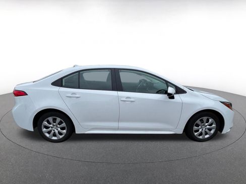 Used 2025 Toyota Corolla LE image 8