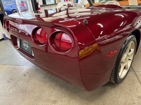 Used 2003 Chevrolet Corvette Convertible w/ Preferred Equipment Group1 image 33