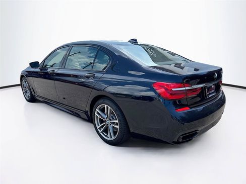 Used 2019 BMW 750i w/ Executive Package RWD image 3