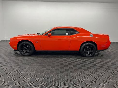 Used 2009 Dodge Challenger R/T image 2