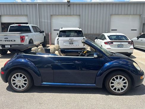 Used 2005 Volkswagen Beetle GLS FWD image 2
