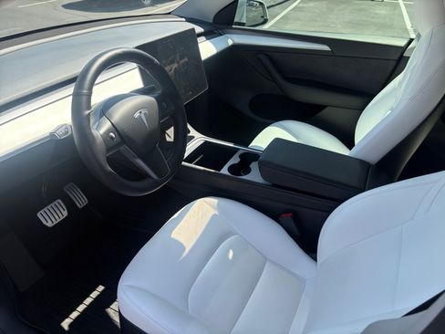 Used 2022 Tesla Model Y Performance AWD/4WD image 10